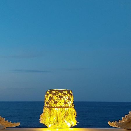 Amazing Beachfront Apartment In Hersonissos Экстерьер фото