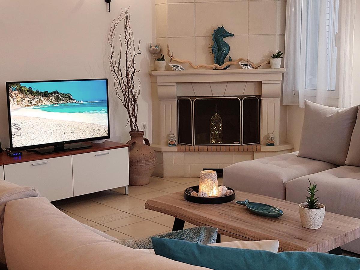 Amazing Beachfront Apartment In Hersonissos Экстерьер фото