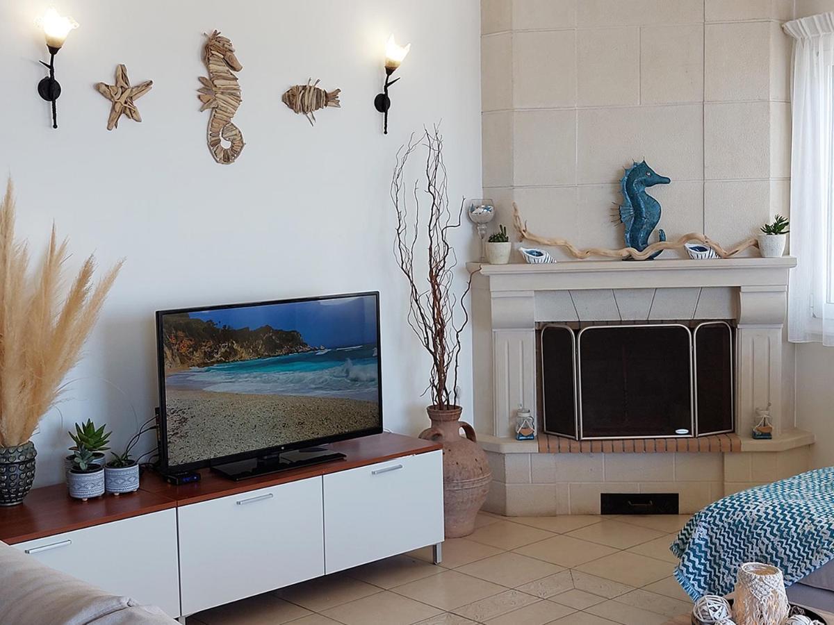 Amazing Beachfront Apartment In Hersonissos Экстерьер фото