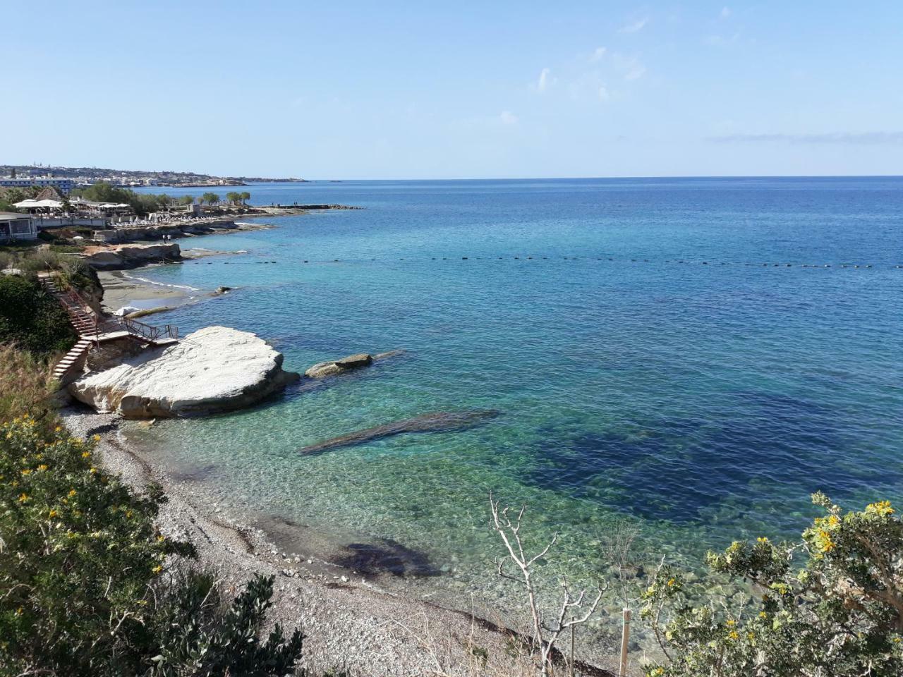 Amazing Beachfront Apartment In Hersonissos Экстерьер фото